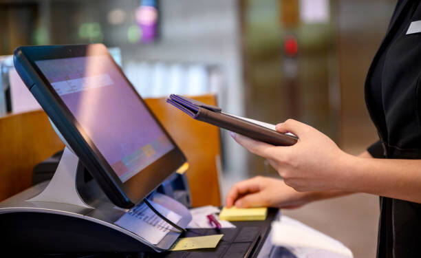 Differences, Benefits, and Uses of Restaurant POS and mPOS Systems