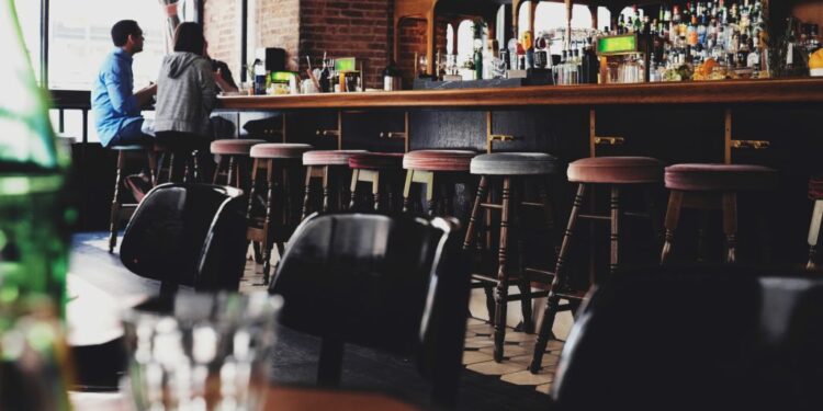 10 Must Have Bar POS Features For Higher Sales